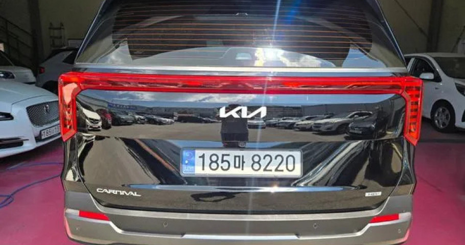 Kia Carnival 