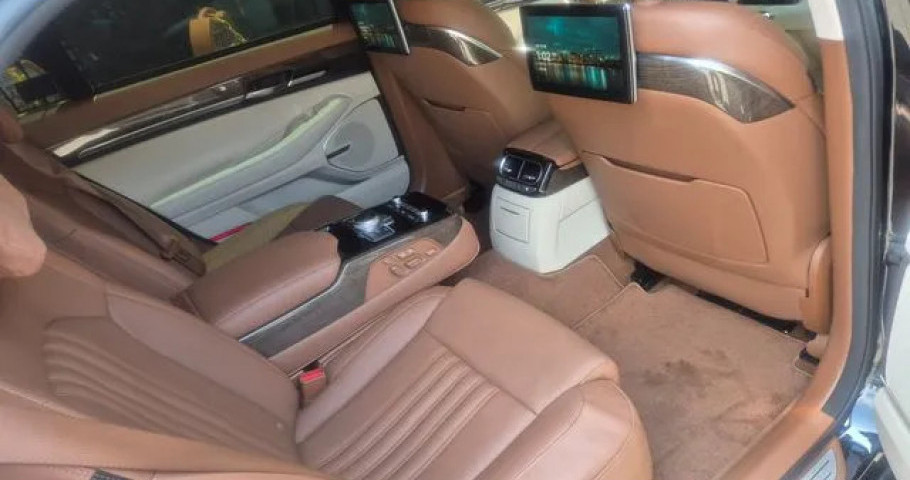 Genesis G90 