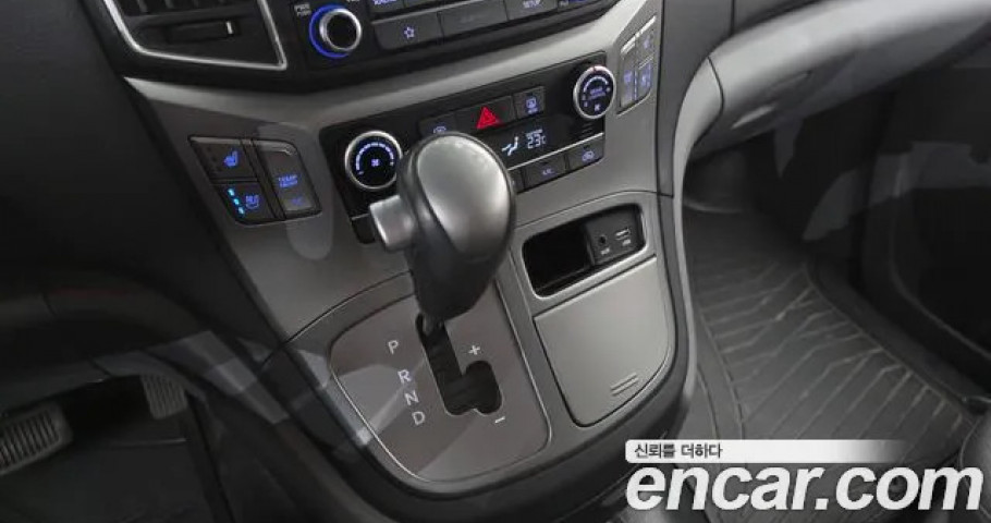 Hyundai Starex 