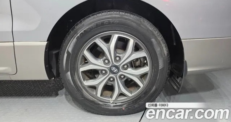 Hyundai Starex 