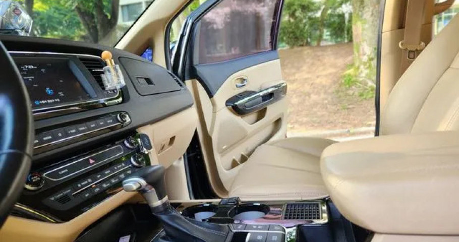 Kia Carnival 