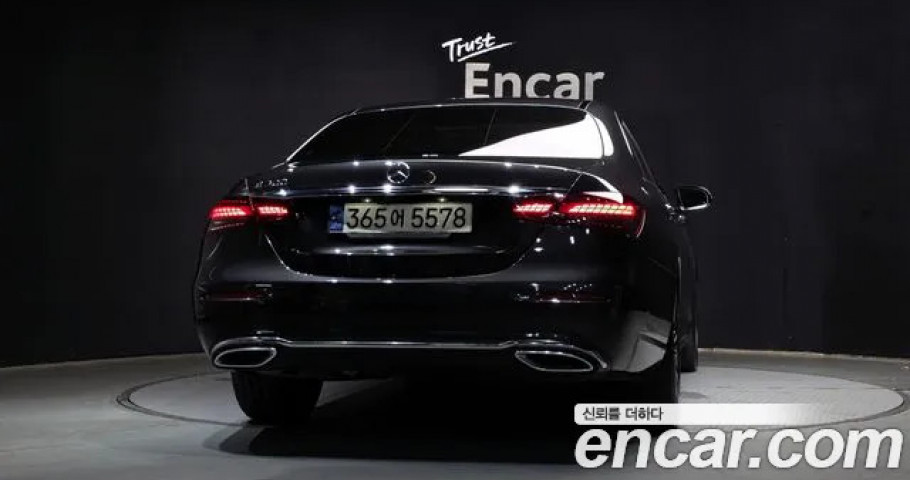 Mercedes-Benz E-Class 