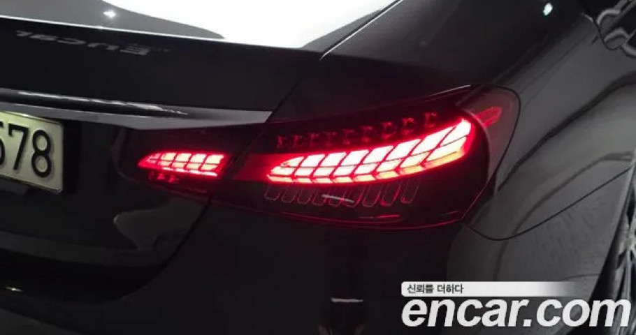 Mercedes-Benz E-Class 