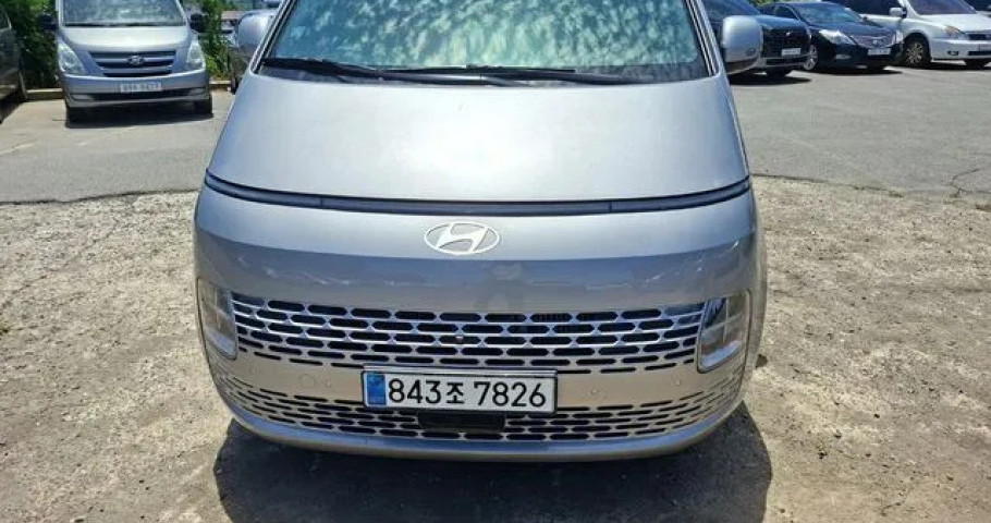 Hyundai Staria 