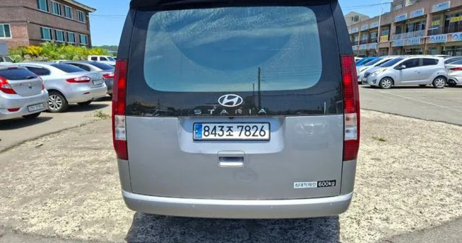 Hyundai Staria 
