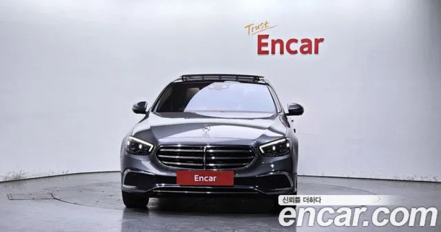 Mercedes-Benz E-Class 