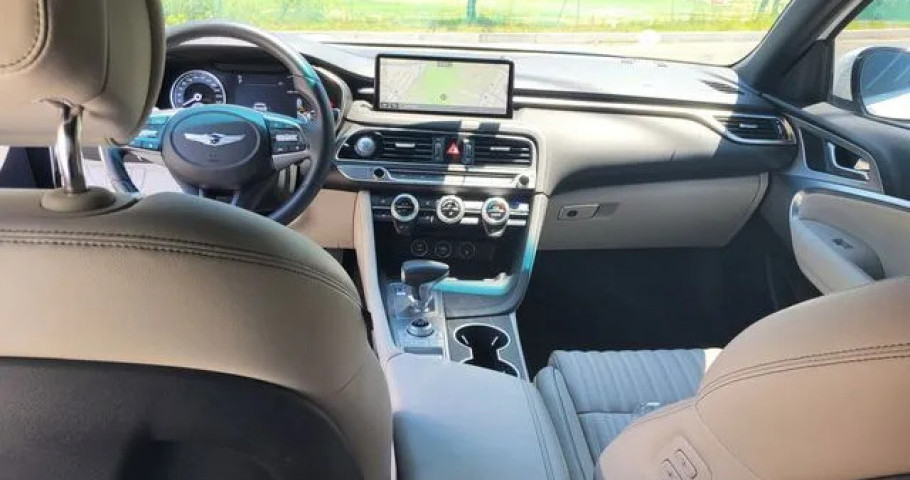 Genesis G70 