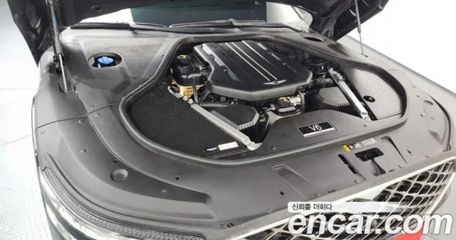 Genesis G90 