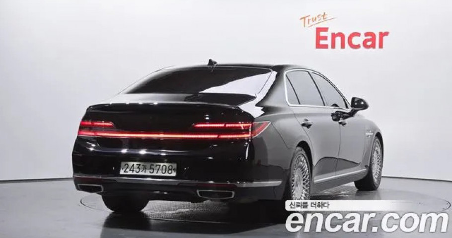 Genesis G90 