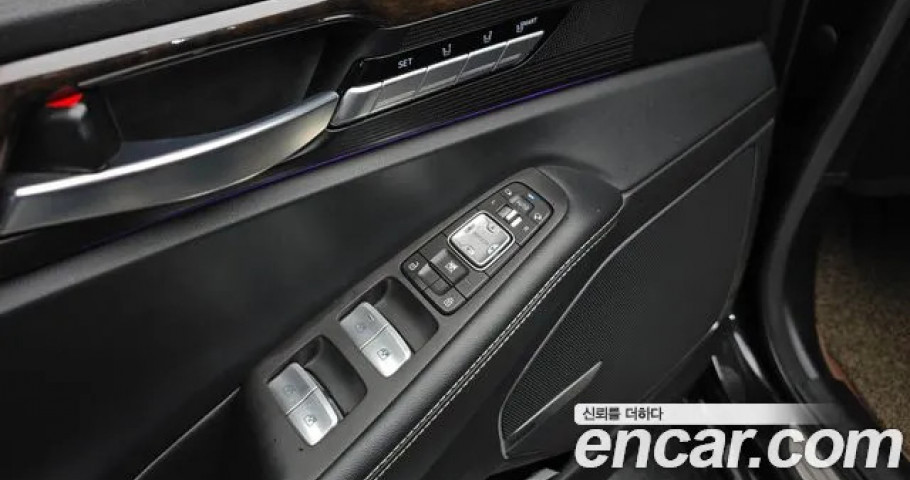 Genesis G90 