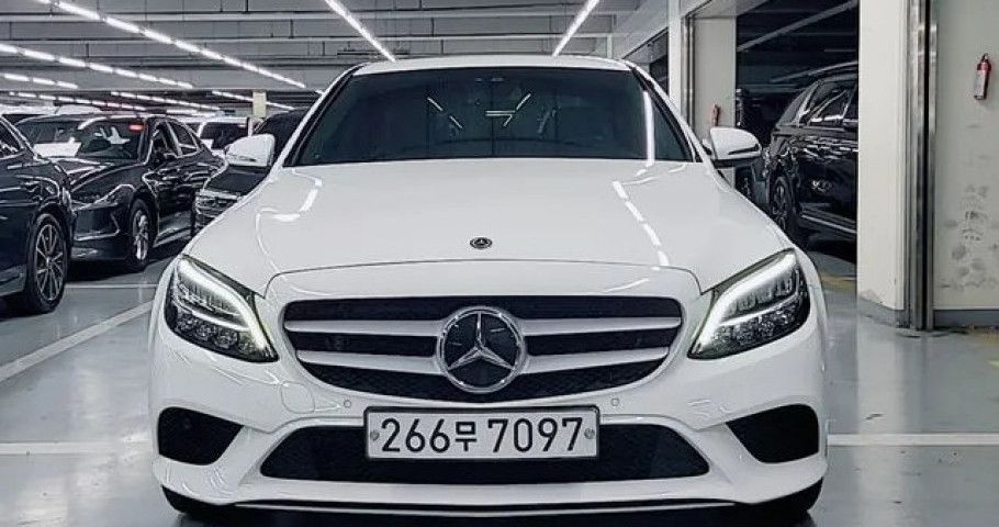 Mercedes-Benz C-Class 