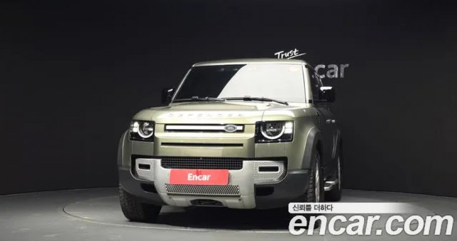 Land Rover Defender 
