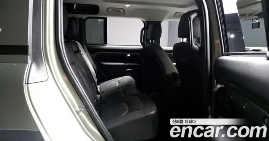Land Rover Defender 