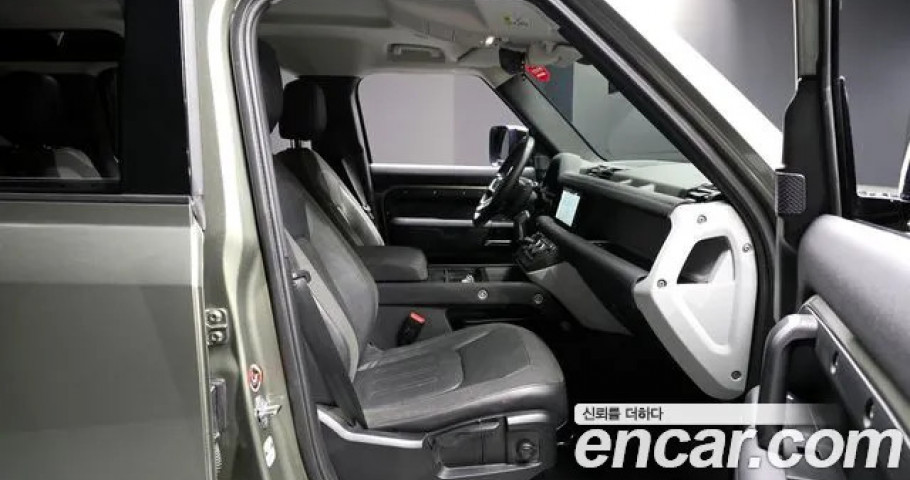 Land Rover Defender 