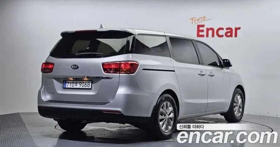 Kia Carnival 