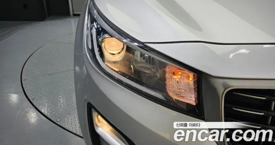 Kia Carnival 