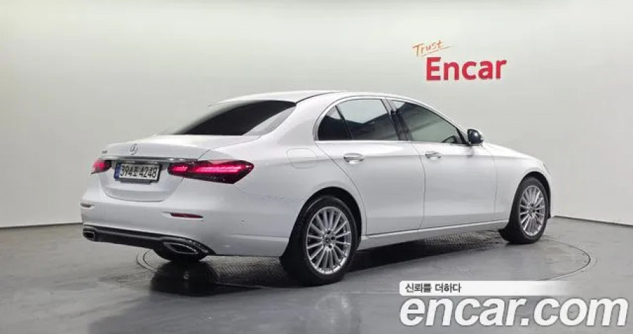 Mercedes-Benz E-Class 