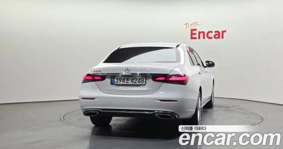 Mercedes-Benz E-Class 
