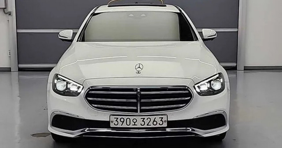Mercedes-Benz E-Class 