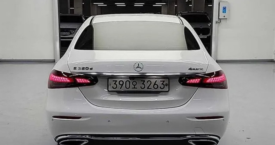 Mercedes-Benz E-Class 