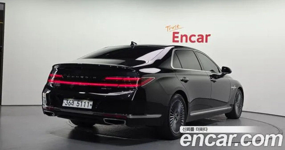 Genesis G90 