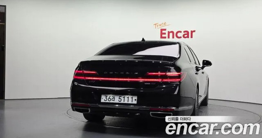 Genesis G90 