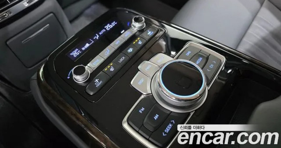 Genesis G90 