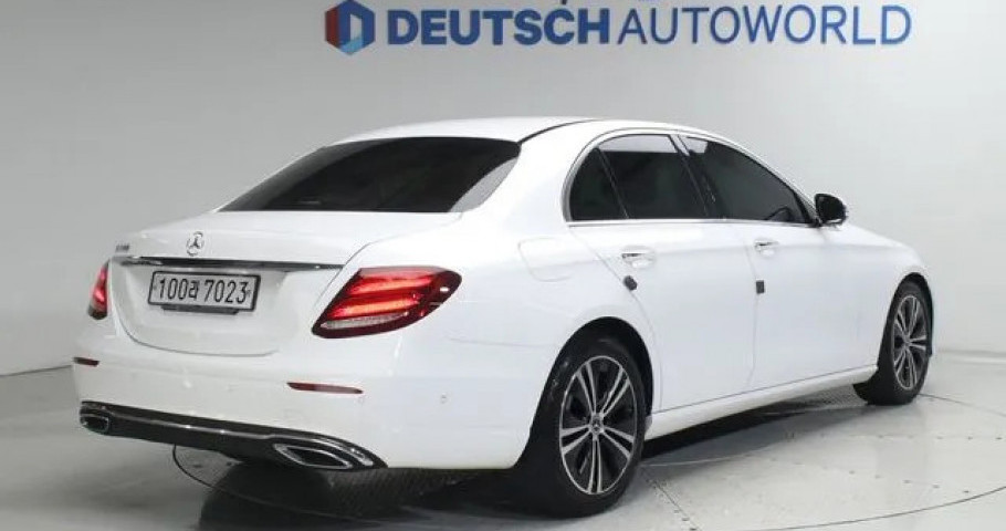 Mercedes-Benz E-Class 