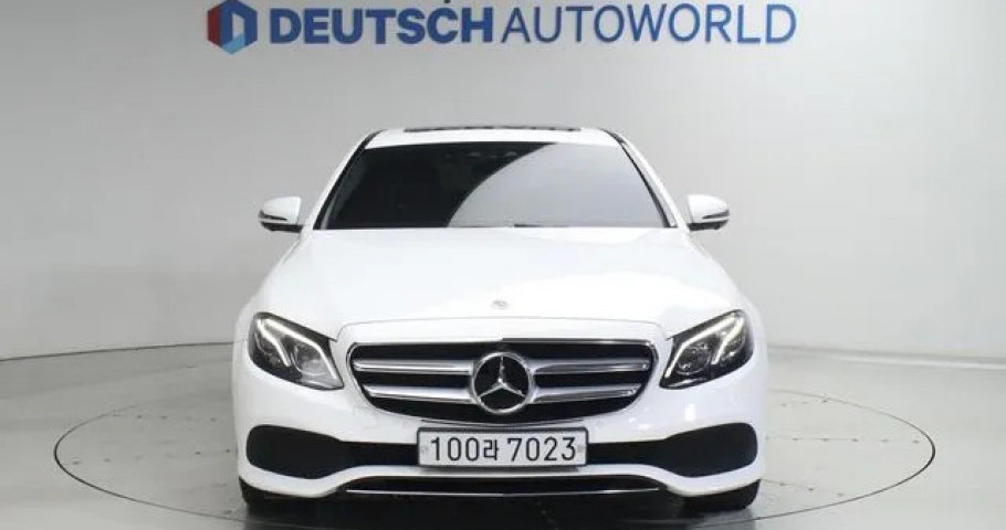 Mercedes-Benz E-Class 