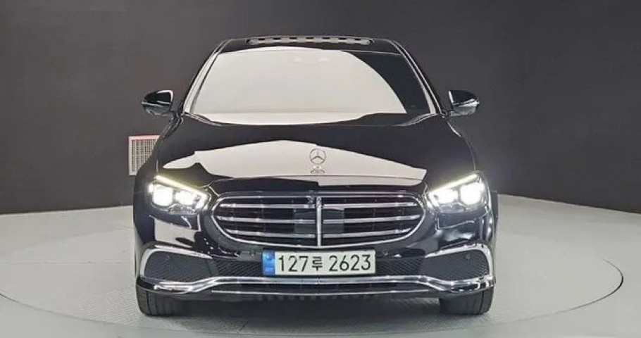 Mercedes-Benz E-Class 