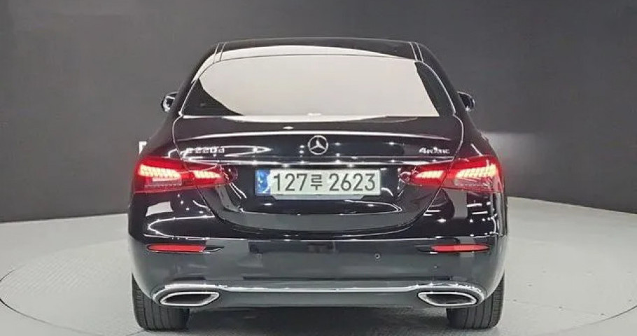 Mercedes-Benz E-Class 