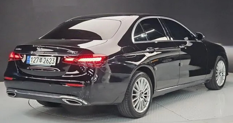 Mercedes-Benz E-Class 