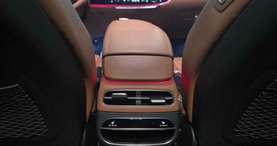 Genesis Gv70 
