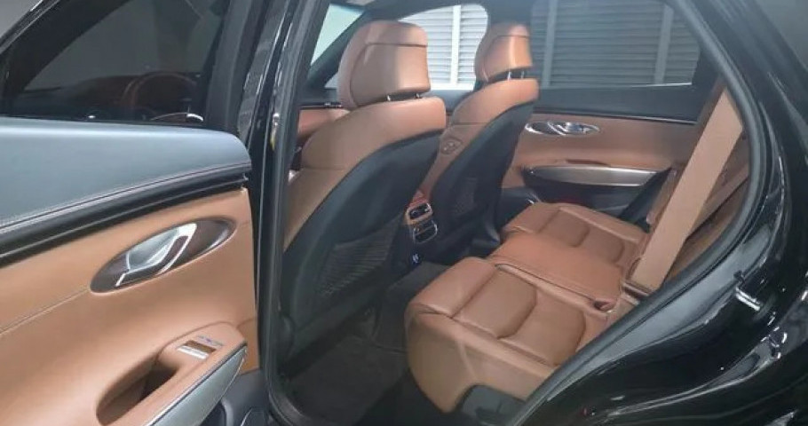 Genesis Gv70 