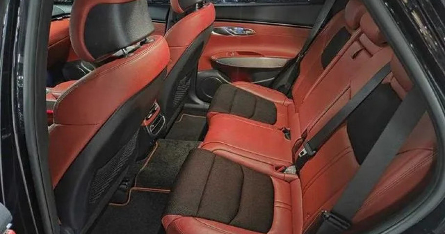 Genesis Gv70 