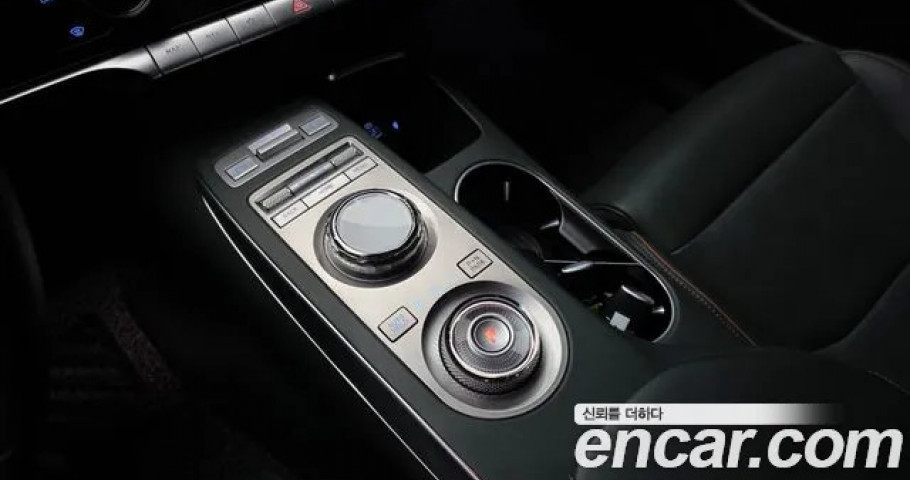 Genesis Gv70 