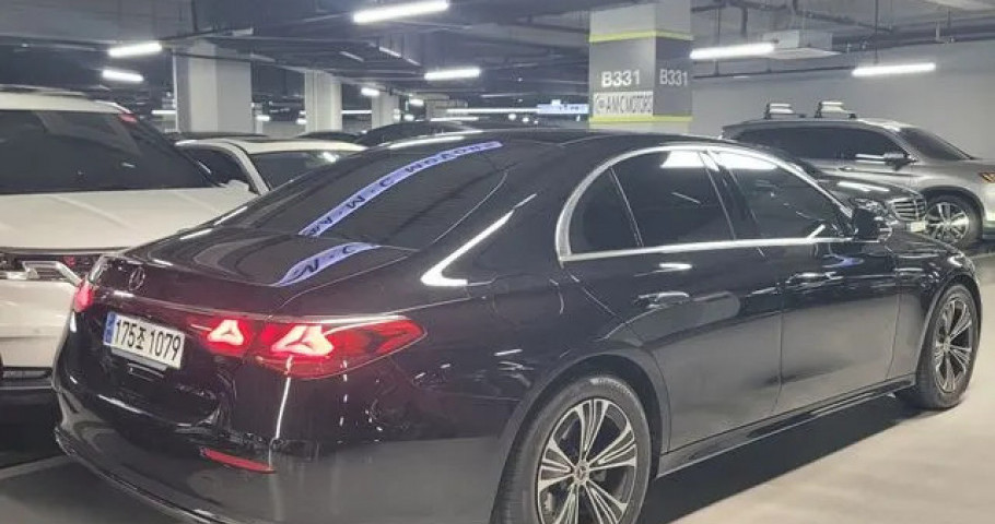 Mercedes-Benz E-Class 