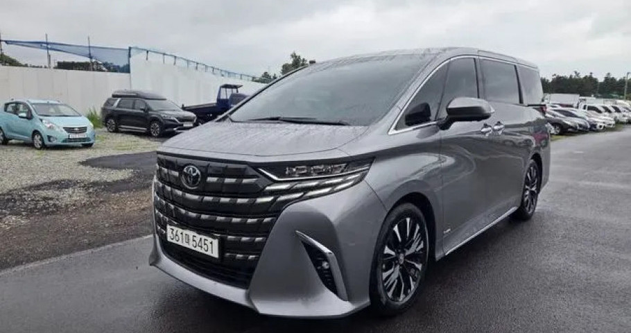 Toyota Alphard 