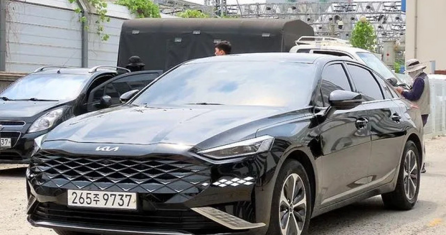 Kia K8 