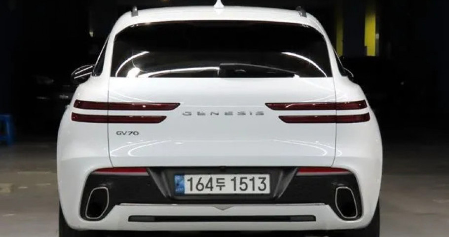 Genesis Gv70 
