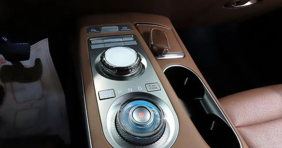 Genesis Gv70 
