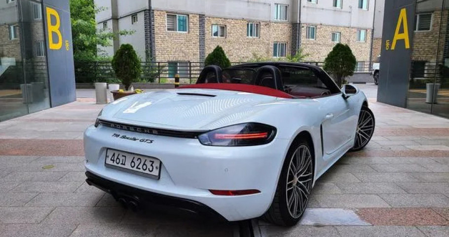 Porsche 718 