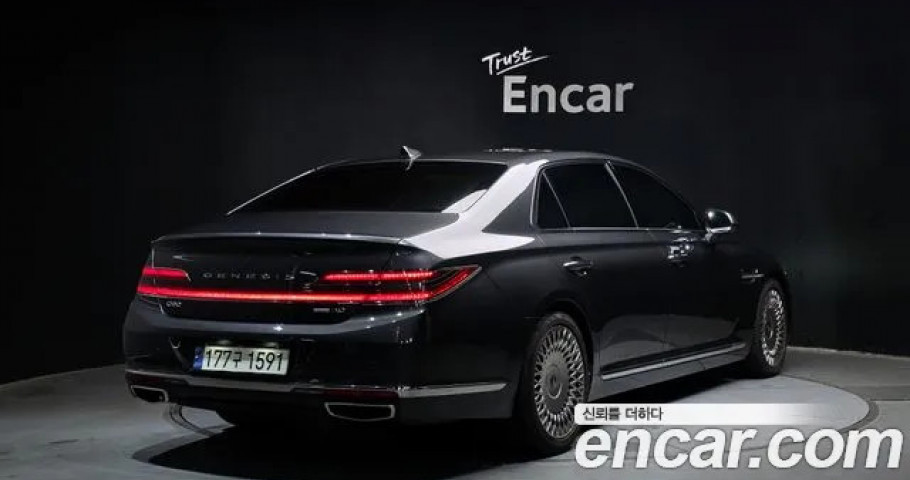 Genesis G90 