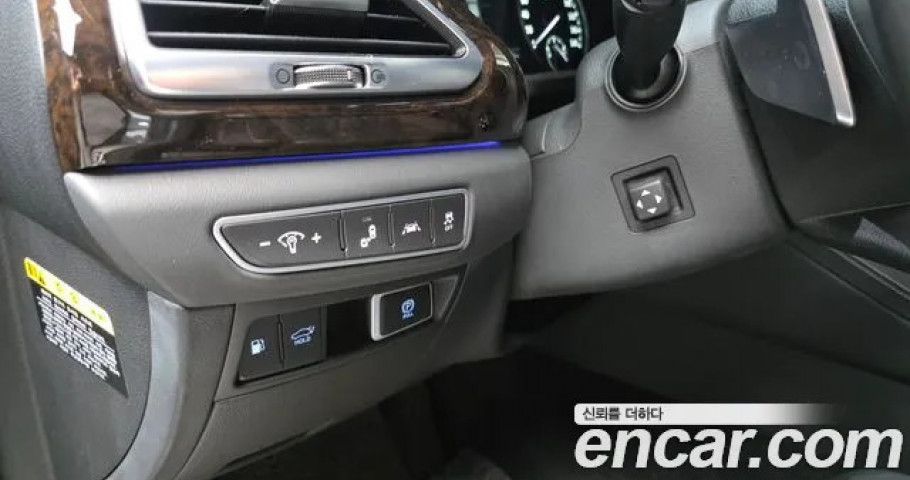 Genesis G90 
