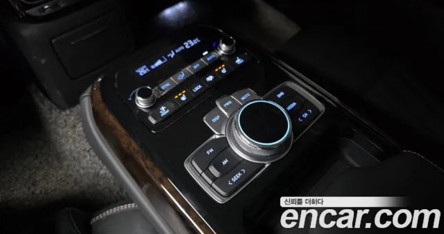 Genesis G90 