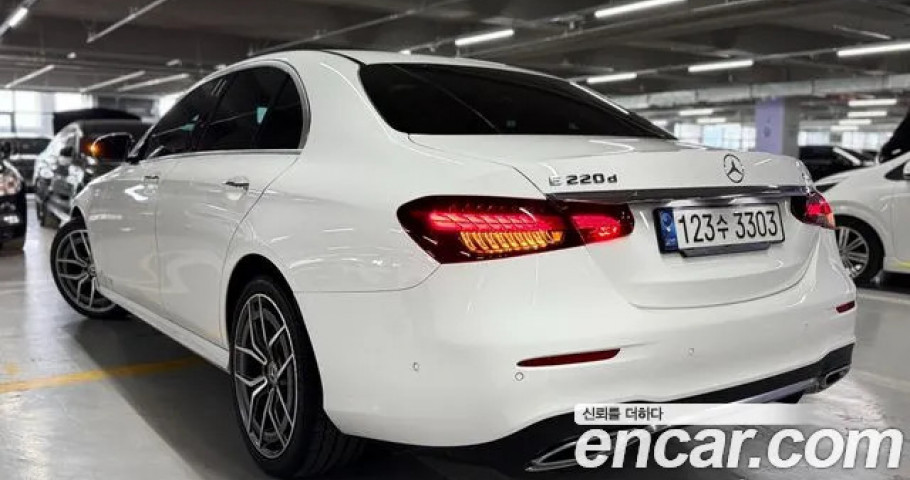 Mercedes-Benz E-Class 
