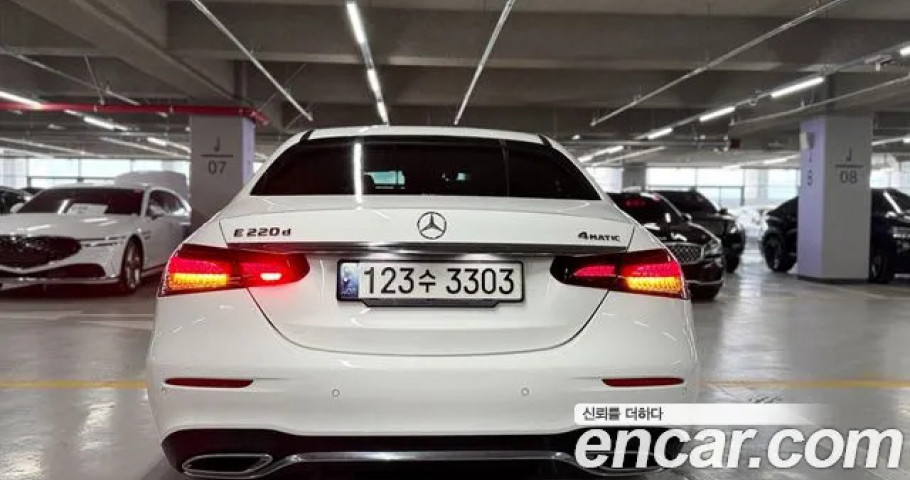 Mercedes-Benz E-Class 