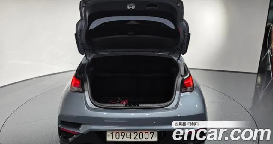 Hyundai Veloster 