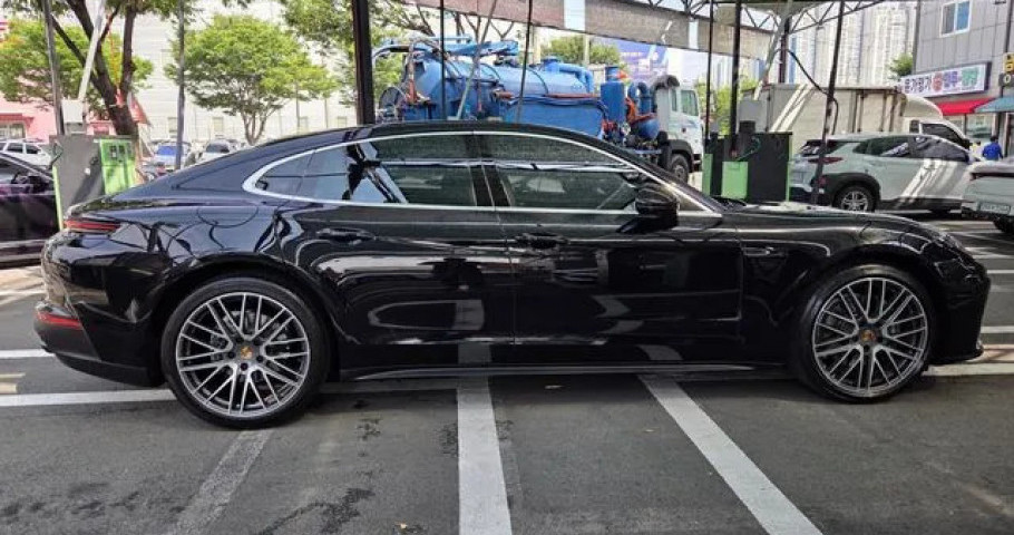 Porsche Panamera 
