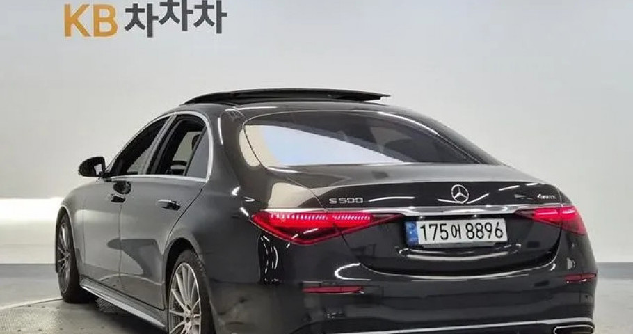 Mercedes-Benz S-Class 